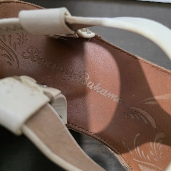 Tommy Bahama Off White Leather Thong Sandals 7 - Picture 4 of 11